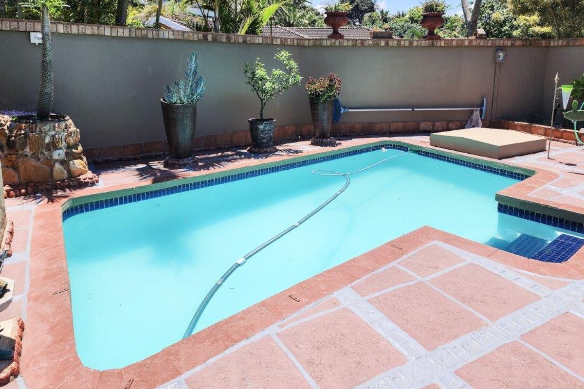 Jaw Dropping Full Title Residence In A Secure Complex - Photo 3