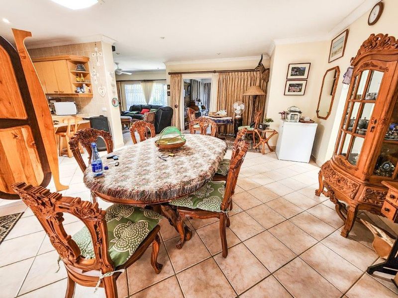 Jaw Dropping Full Title Residence In A Secure Complex - Photo 7