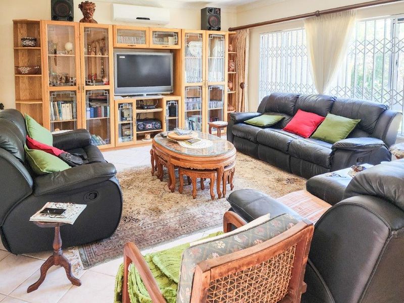 Jaw Dropping Full Title Residence In A Secure Complex - Photo 6