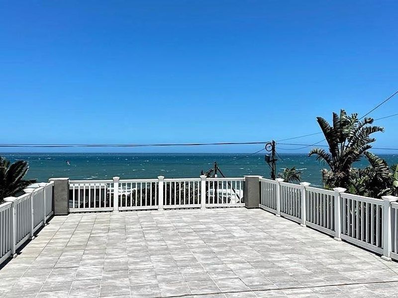 Upmarket Family Home In Uvongo + Sea Views ++ Selling Fully Furnished - Photo 5