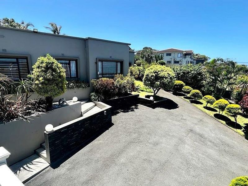Upmarket Family Home In Uvongo + Sea Views ++ Selling Fully Furnished - Photo 4
