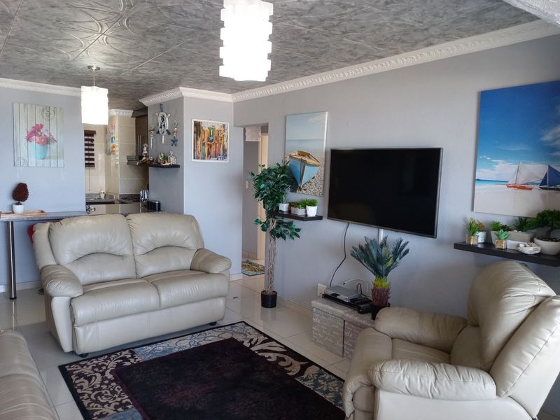 Beautiful Newly Refurbished Apartment Situated On The Famous Margate Golden Mile Beach - Photo 5