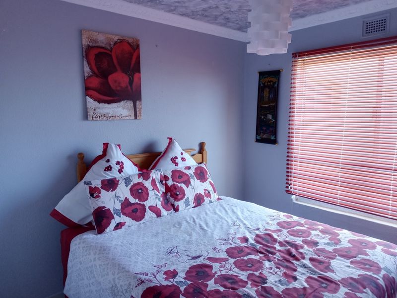 Beautiful Newly Refurbished Apartment Situated On The Famous Margate Golden Mile Beach - Photo 10