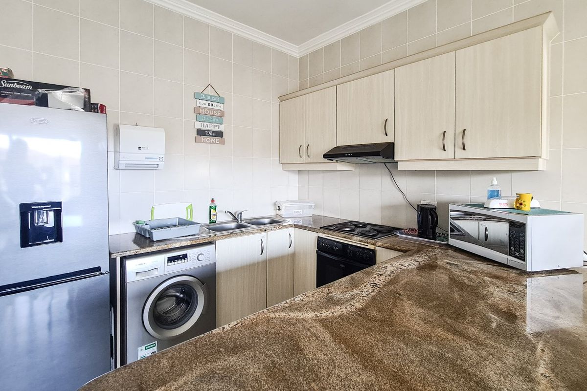 Investment Opportunity In A Well Run Complex  - Photo 5