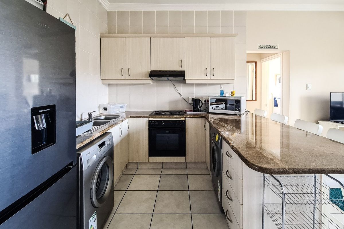 Investment Opportunity In A Well Run Complex  - Photo 3