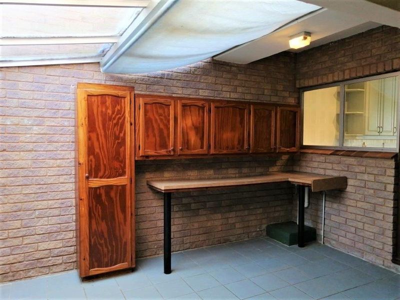 Absolutely Stunning Townhouse! - Photo 7