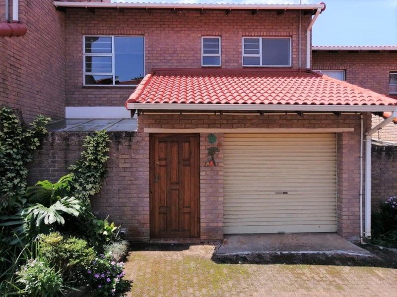 Absolutely Stunning Townhouse! - Photo 2