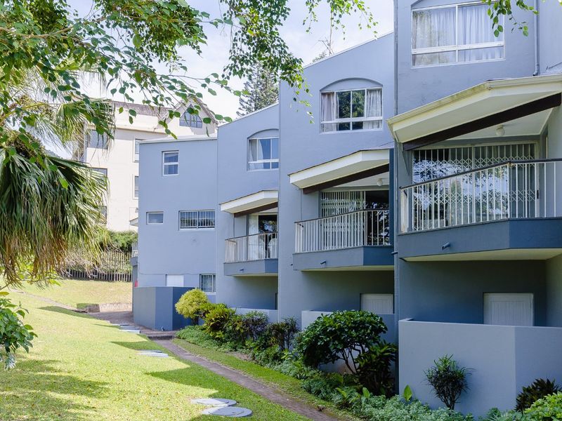 3 Bedroom Apartment On The Beach - Photo 3