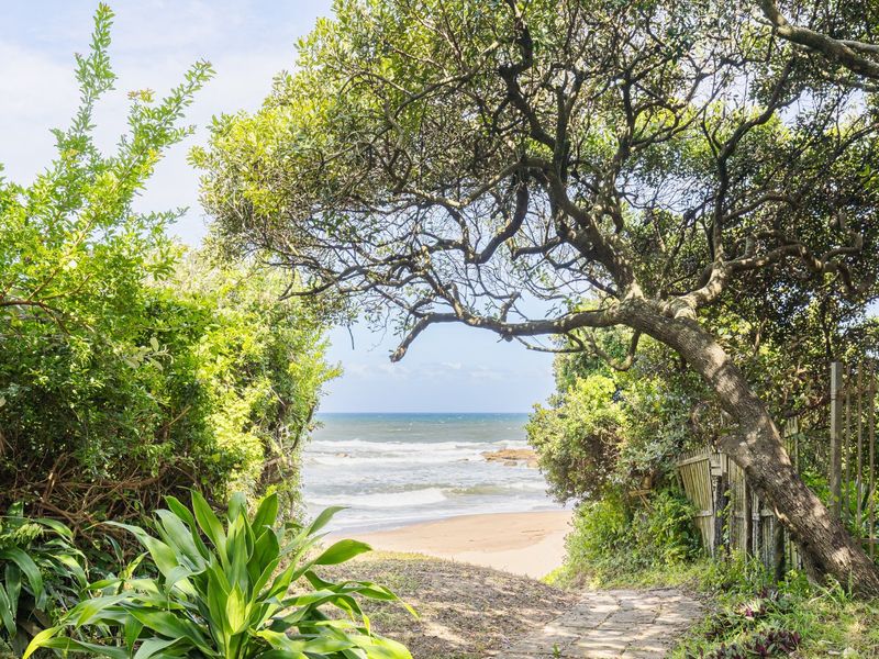 3 Bedroom Apartment On The Beach - Photo 1