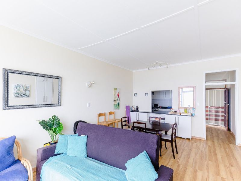 Top Floor Unit With Jaw Dropper Sea Views! - Photo 5