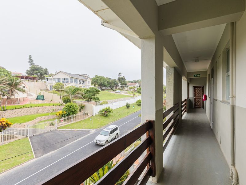 Top Floor Unit With Jaw Dropper Sea Views! - Photo 4