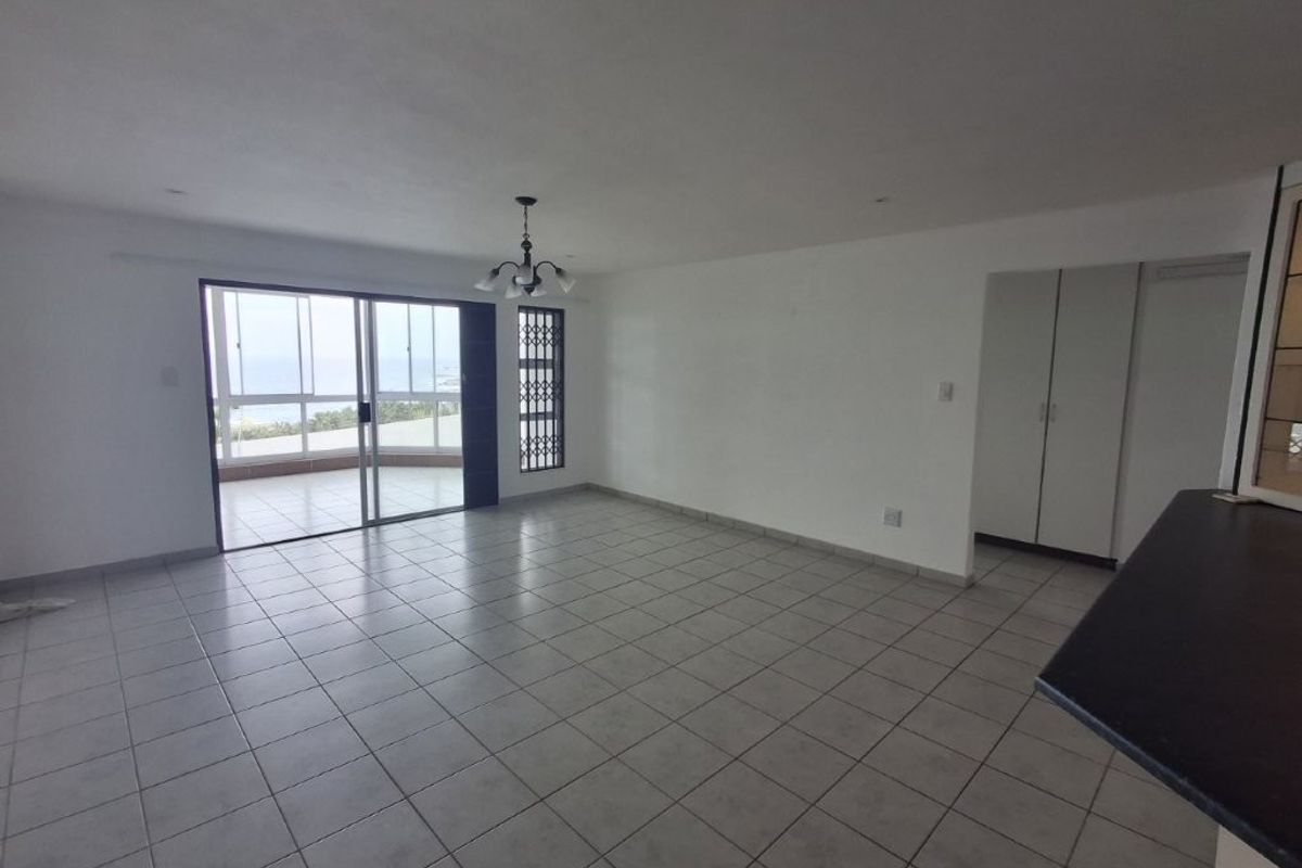 Beautiful Private Ground Floor Apartment With Direct Beach Access!! - Photo 2