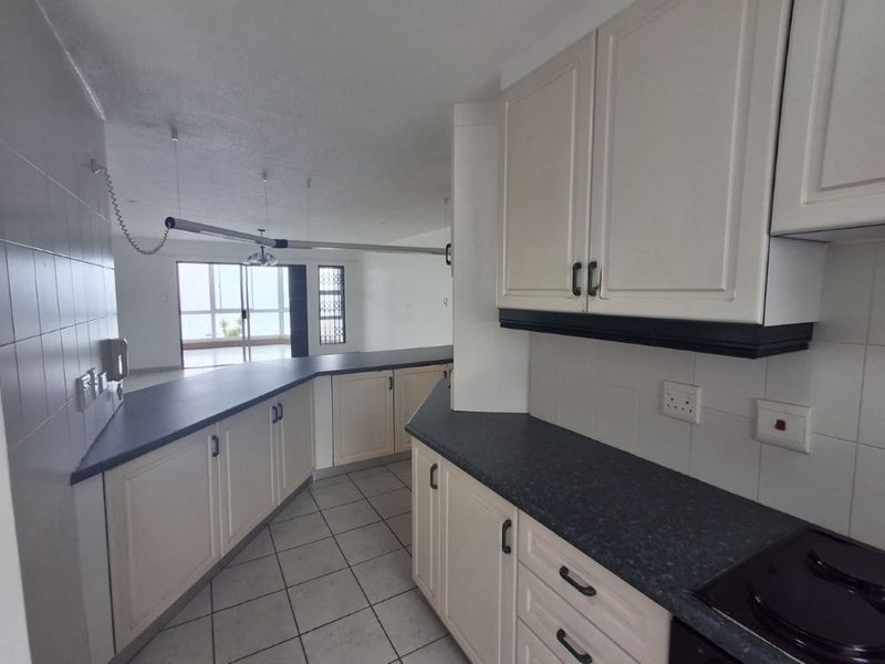 Beautiful Private Ground Floor Apartment With Direct Beach Access!! - Photo 6