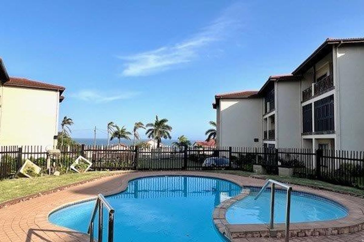 Upmarket 2 Bedroom Apartment In The Popular Topanga Uvongo With Sea Views - Photo 4