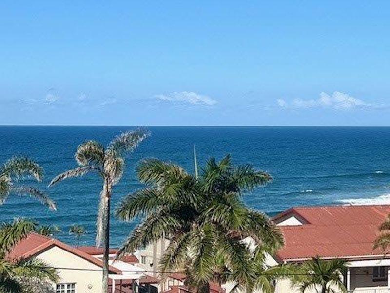 Upmarket 2 Bedroom Apartment In The Popular Topanga Uvongo With Sea Views - Photo 2