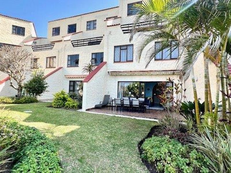 Two Bedroom Duplex With Direct Beach Access  - Photo 3