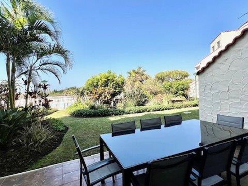 Two Bedroom Duplex With Direct Beach Access  - Photo 7