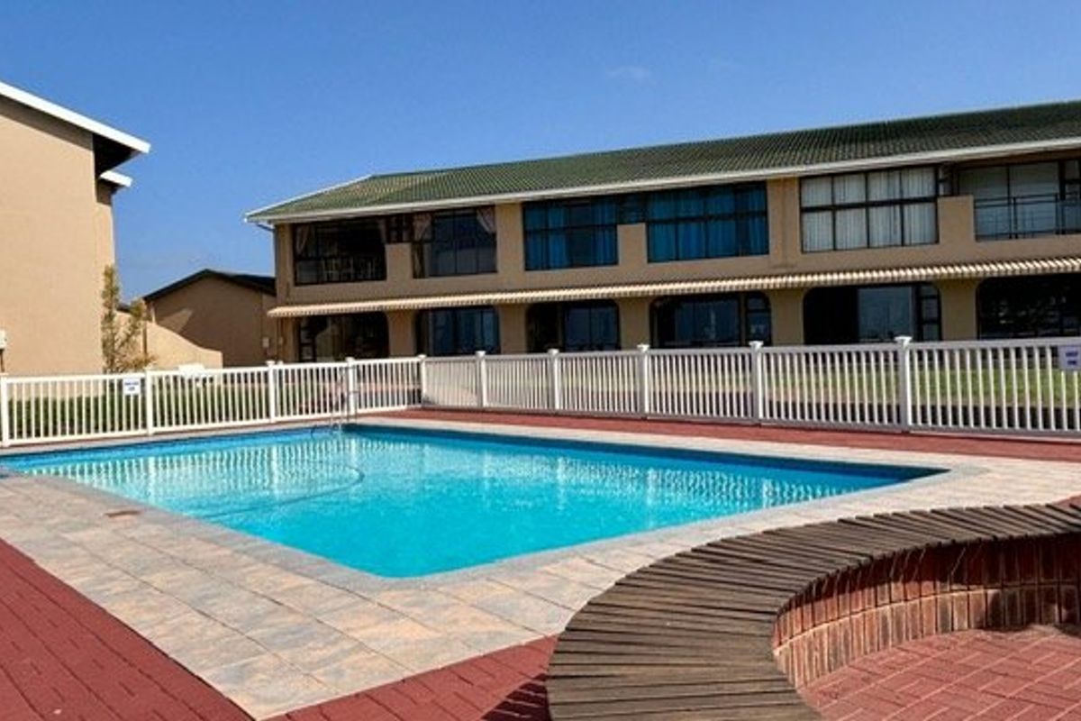Neat Ground Floor 2 Bedroom Apartment In Shelly Beach - Photo 2