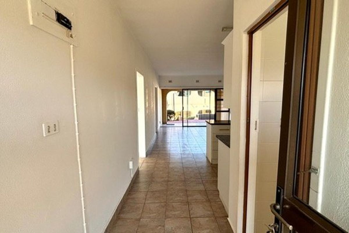 Neat Ground Floor 2 Bedroom Apartment In Shelly Beach - Photo 3
