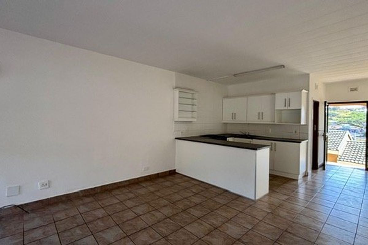 Neat Ground Floor 2 Bedroom Apartment In Shelly Beach - Photo 5