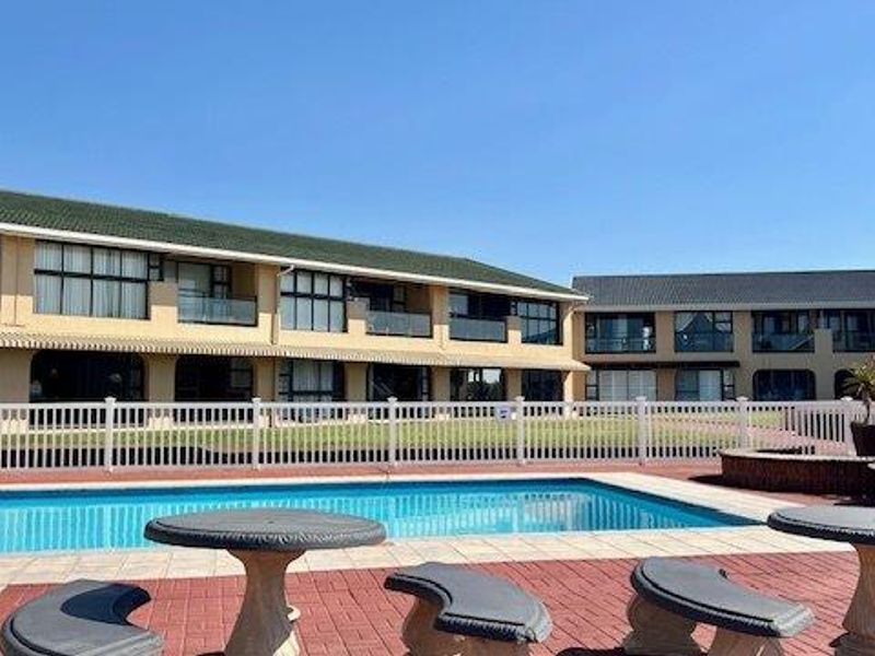 Upmarket Beachfront 2 Bedroom Apartment In Shelly Beach - Photo 3