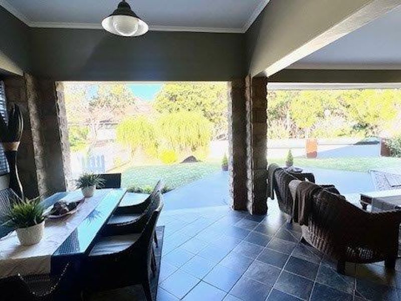 Luxurious Living In A Secure Complex In Shelly Beach - Photo 10