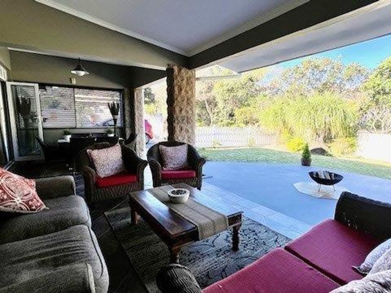 Luxurious Living In A Secure Complex In Shelly Beach - Photo 9