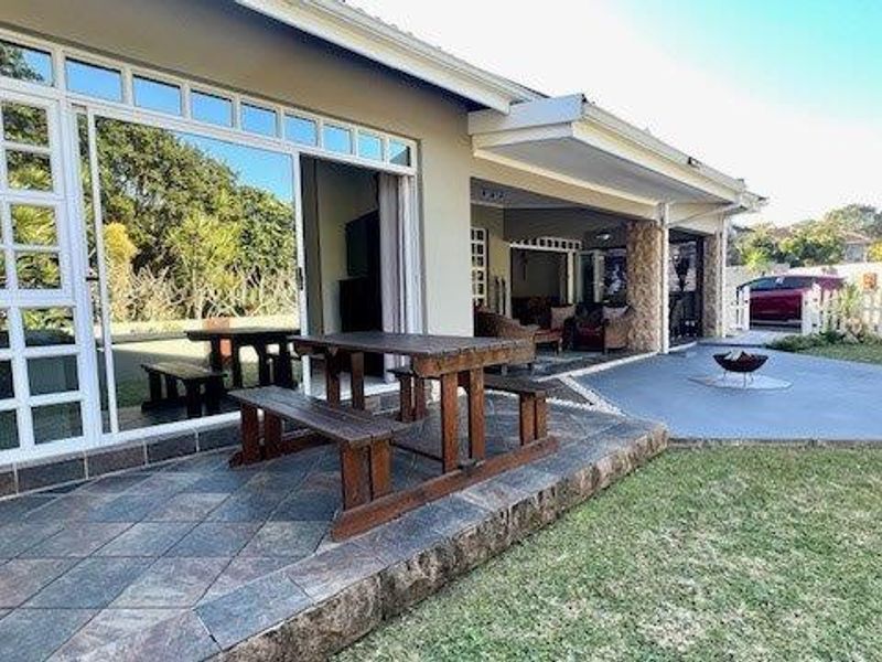 Luxurious Living In A Secure Complex In Shelly Beach - Photo 4