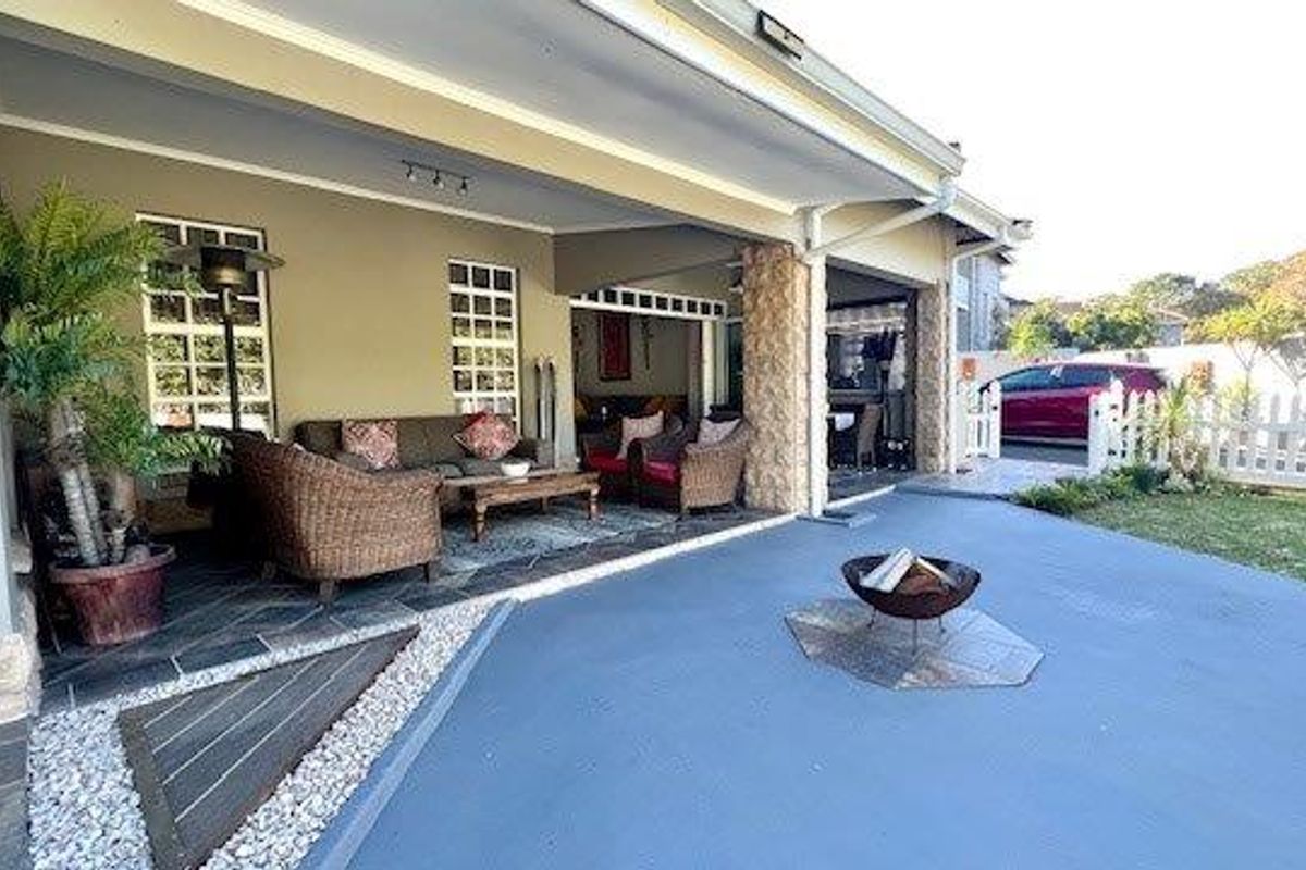Luxurious Living In A Secure Complex In Shelly Beach - Photo 3