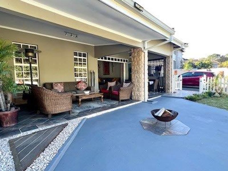 Luxurious Living In A Secure Complex In Shelly Beach - Photo 3