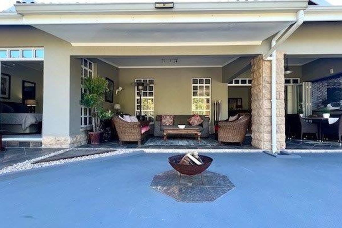 Luxurious Living In A Secure Complex In Shelly Beach - Photo 2