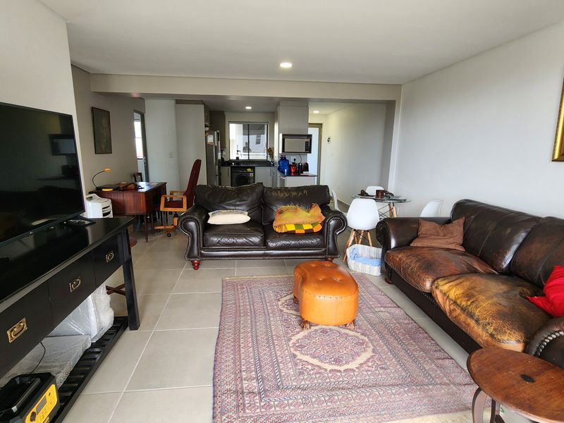 Ground Floor Apartment... Very Neat... Beautiful Views !!! - Photo 5