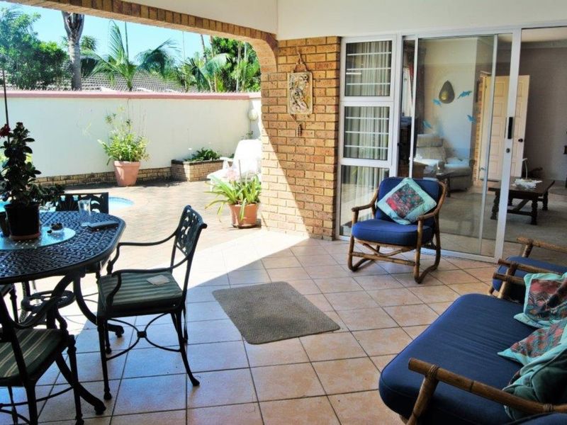 An Extremely Well Run Complex On The Beach - Photo 3