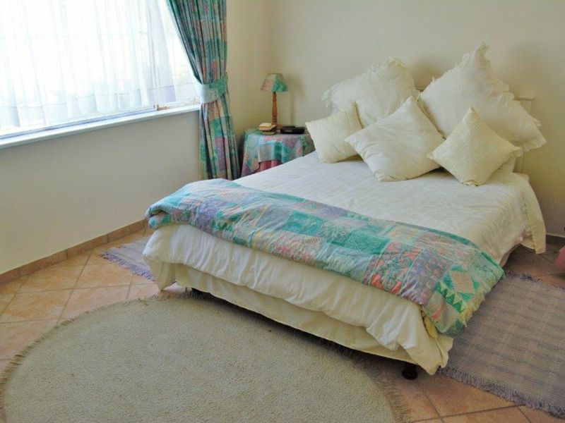 An Extremely Well Run Complex On The Beach - Photo 10