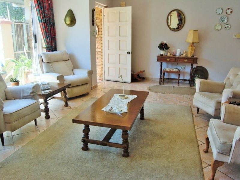 An Extremely Well Run Complex On The Beach - Photo 4