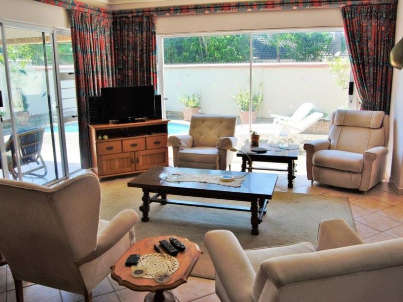 An Extremely Well Run Complex On The Beach - Photo 5