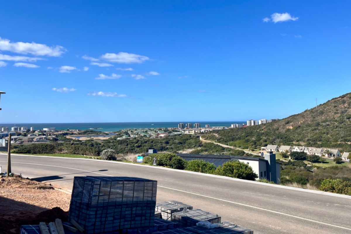 Beautiful New 3 Bedroom Duet with Ocean and Mountain Views. - Photo 3