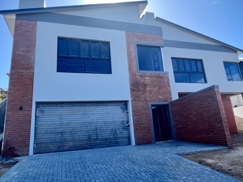 Beautiful New 3 Bedroom Duet with Ocean and Mountain Views. - Photo 2