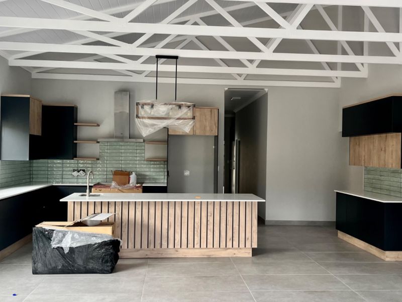 Beautiful New 3 Bedroom Duet with Ocean and Mountain Views. - Photo 8