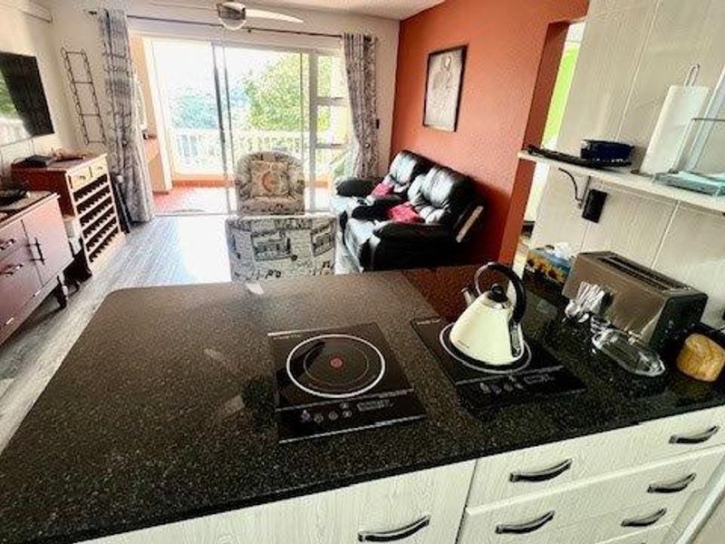 Stunning Newly Renovated Apartment In Laguna La Crete Uvongo - Photo 7