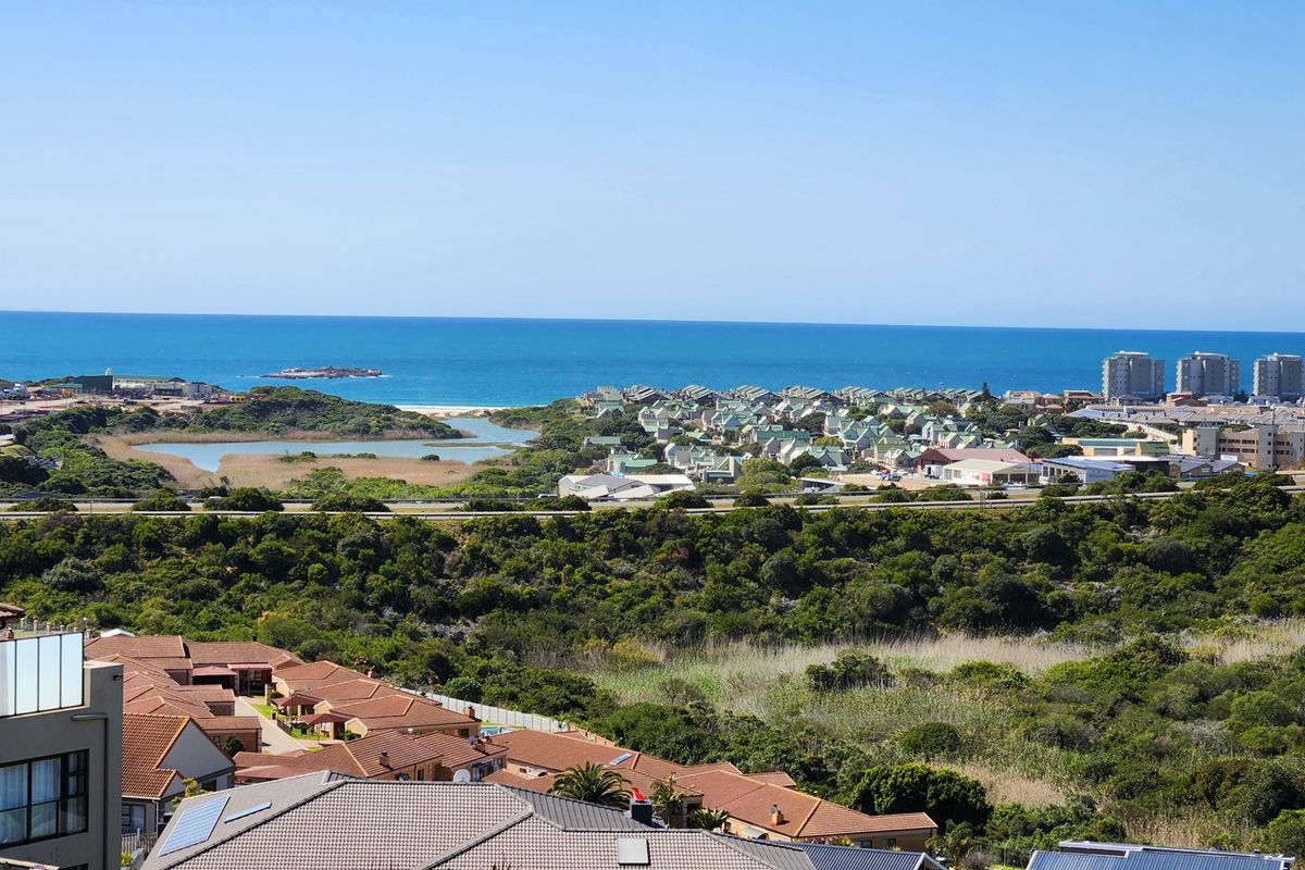 Newly Built.... Duet House with Beautiful Sea Views !!! - Photo 3