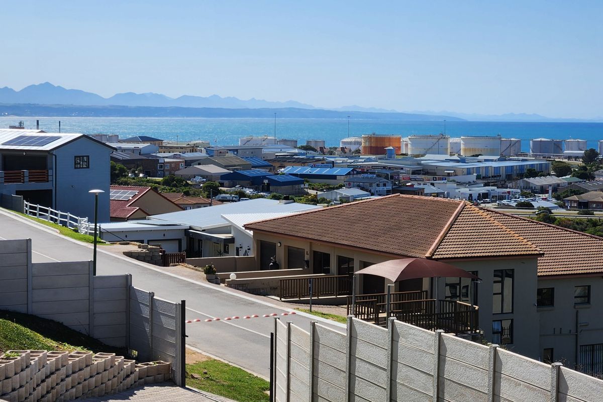 Newly Built.... Duet House with Beautiful Sea Views !!! - Photo 2