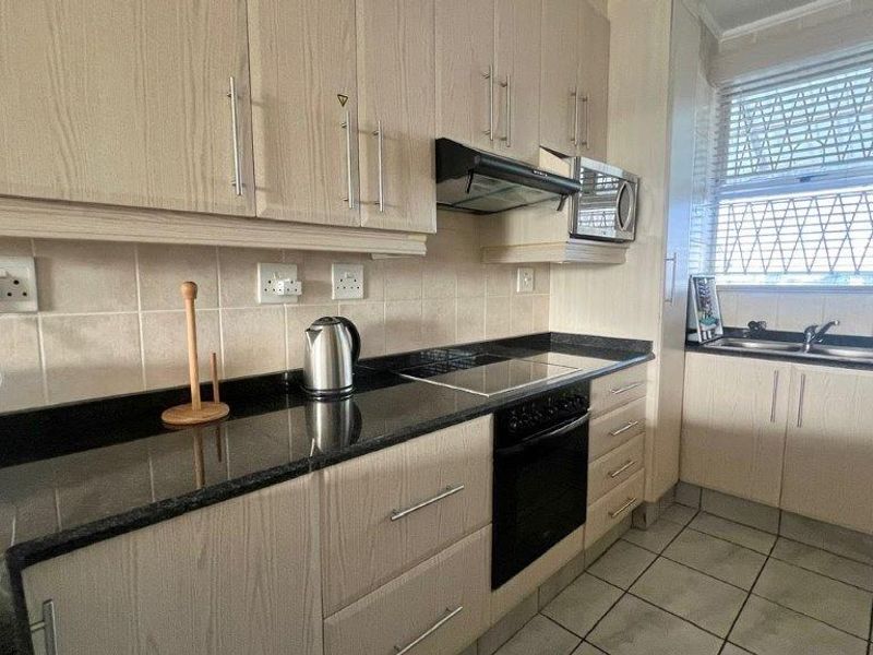 Modern Furnished Beachside Apartment – A Perfect Getaway Or Income Generator - Photo 5