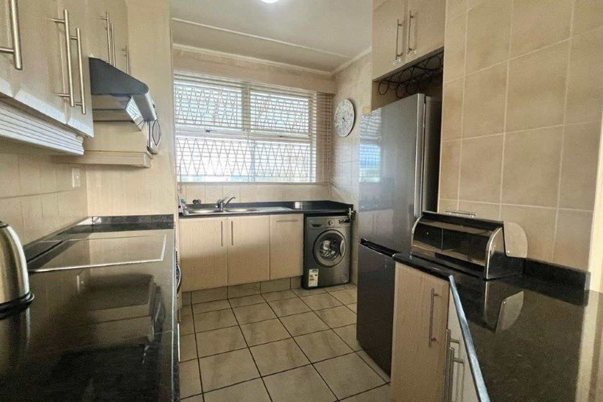 Modern Furnished Beachside Apartment – A Perfect Getaway Or Income Generator - Photo 4