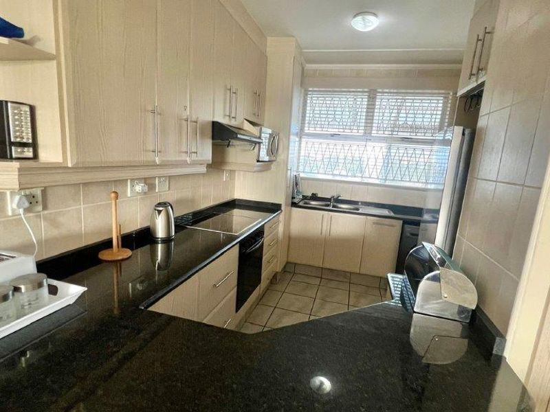 Modern Furnished Beachside Apartment – A Perfect Getaway Or Income Generator - Photo 8