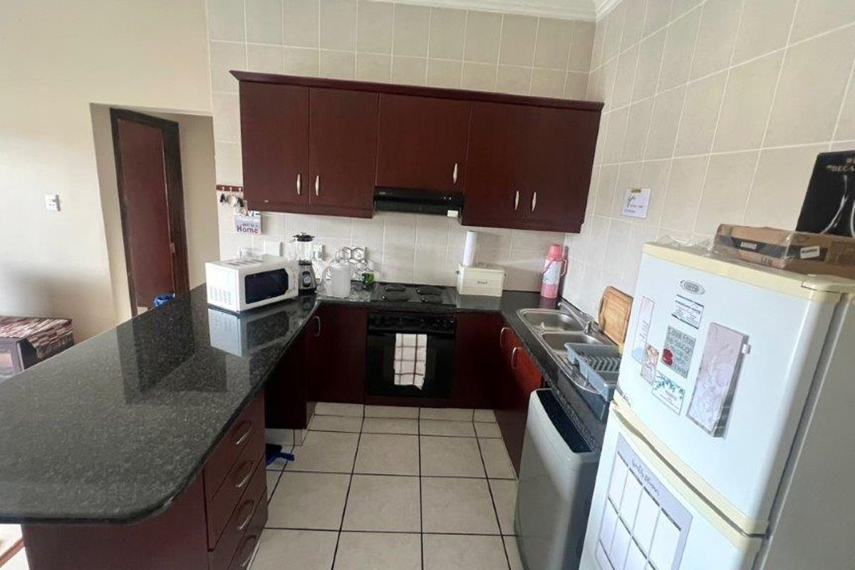 Seaside Bliss In Uvongo - Photo 4