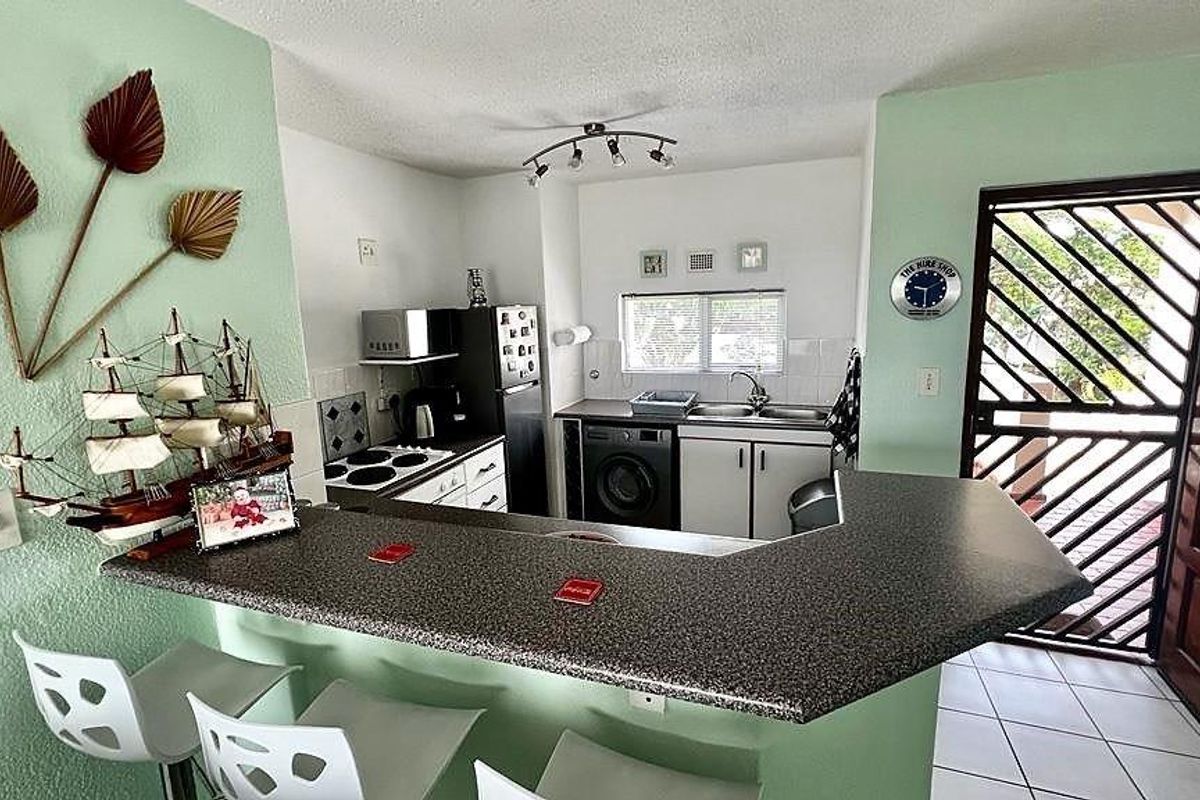 2 Bedroom Apartment In Mint Condition In Uvongo - Photo 4