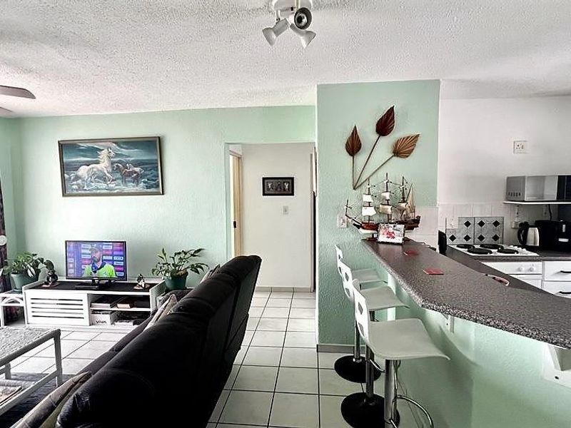 2 Bedroom Apartment In Mint Condition In Uvongo - Photo 9