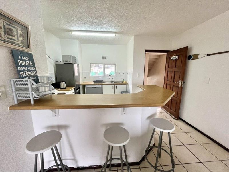 Seaside Apartment In Uvongo  - Photo 8