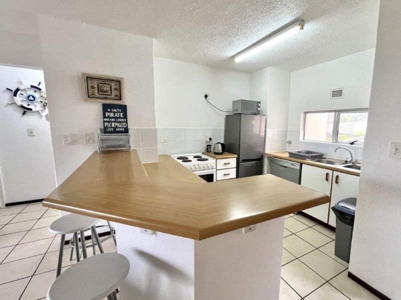 Seaside Apartment In Uvongo  - Photo 7